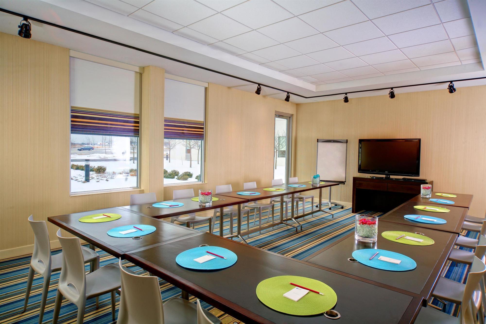 Aloft Bolingbrook Hotel Bagian luar foto